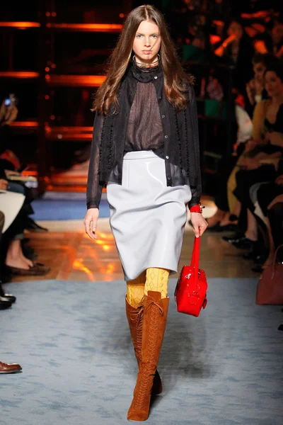 Look 17